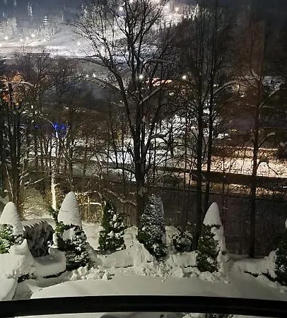 빌라 Bursche